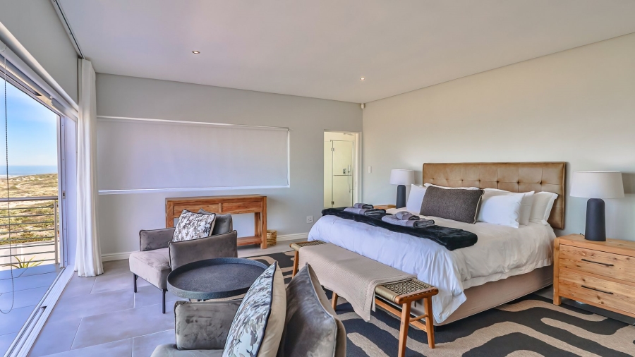 4 Bedroom Property for Sale in Pearl Bay Western Cape